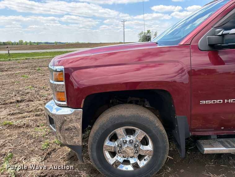 image for item FK0181 2015 Chevrolet Silverado 3500HD pickup truck