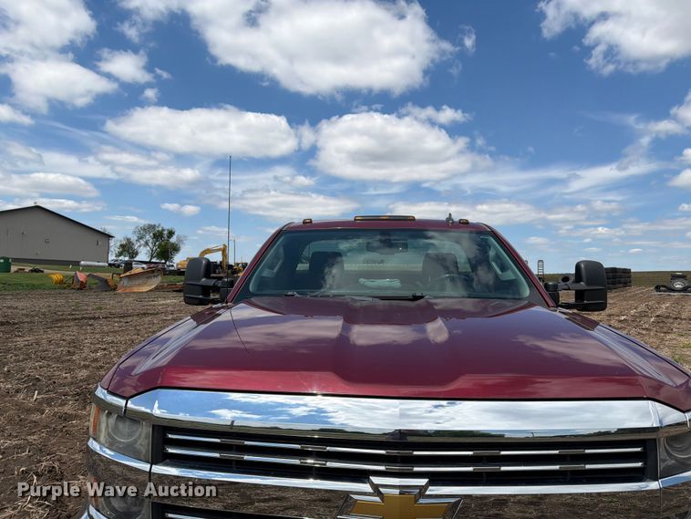 image for item FK0181 2015 Chevrolet Silverado 3500HD pickup truck