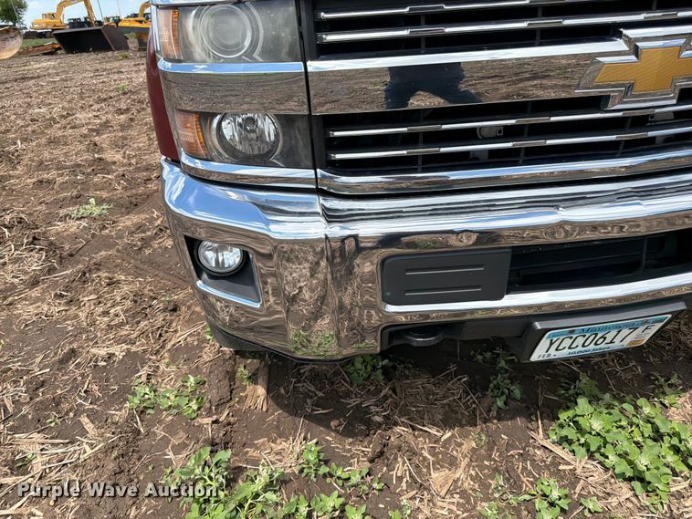 image for item FK0181 2015 Chevrolet Silverado 3500HD pickup truck