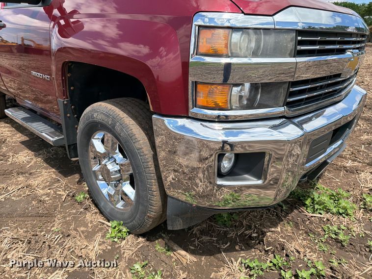 image for item FK0181 2015 Chevrolet Silverado 3500HD pickup truck