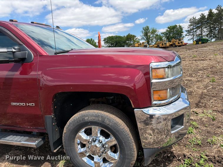 image for item FK0181 2015 Chevrolet Silverado 3500HD pickup truck