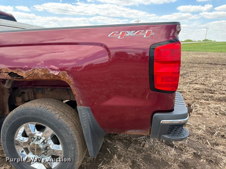 image for item FK0181 2015 Chevrolet Silverado 3500HD pickup truck