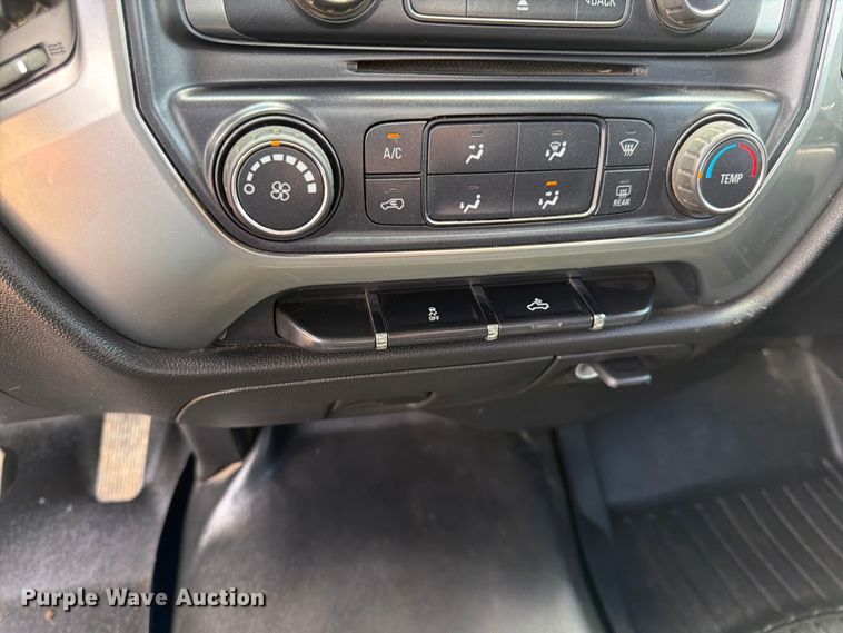 image for item FK0181 2015 Chevrolet Silverado 3500HD pickup truck