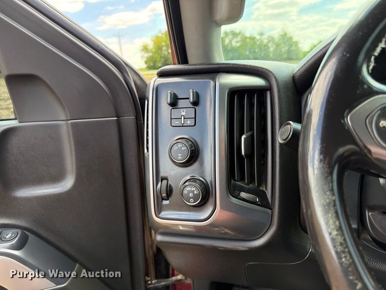 image for item FK0181 2015 Chevrolet Silverado 3500HD pickup truck