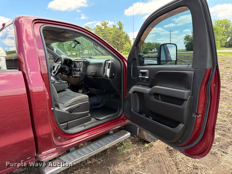 image for item FK0181 2015 Chevrolet Silverado 3500HD pickup truck
