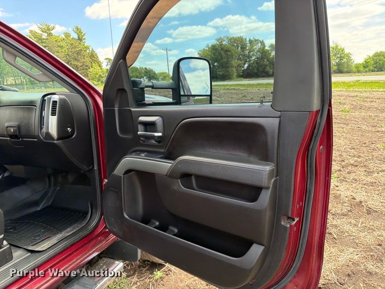 image for item FK0181 2015 Chevrolet Silverado 3500HD pickup truck