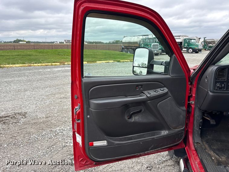 image for item FK1423 2007 Chevrolet Silverado 2500HD Ext. Cab pickup truck
