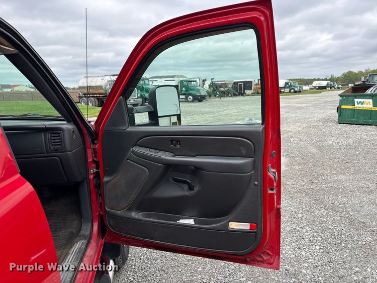 image for item FK1423 2007 Chevrolet Silverado 2500HD Ext. Cab pickup truck