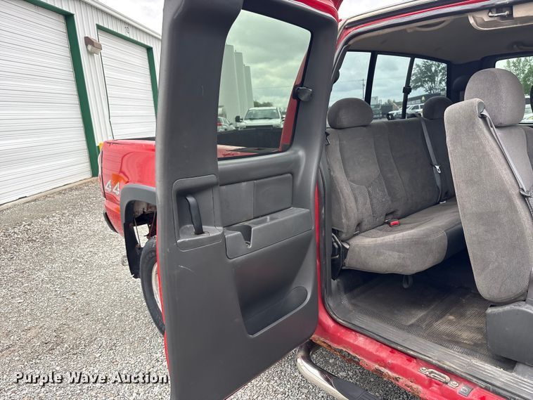 image for item FK1423 2007 Chevrolet Silverado 2500HD Ext. Cab pickup truck