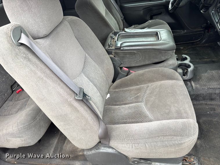 image for item FK1423 2007 Chevrolet Silverado 2500HD Ext. Cab pickup truck