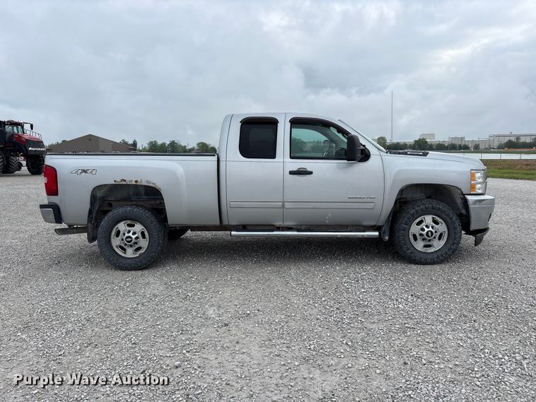 image for item FK1425 2013 Chevrolet Silverado 2500HD Ext. Cab pickup truck