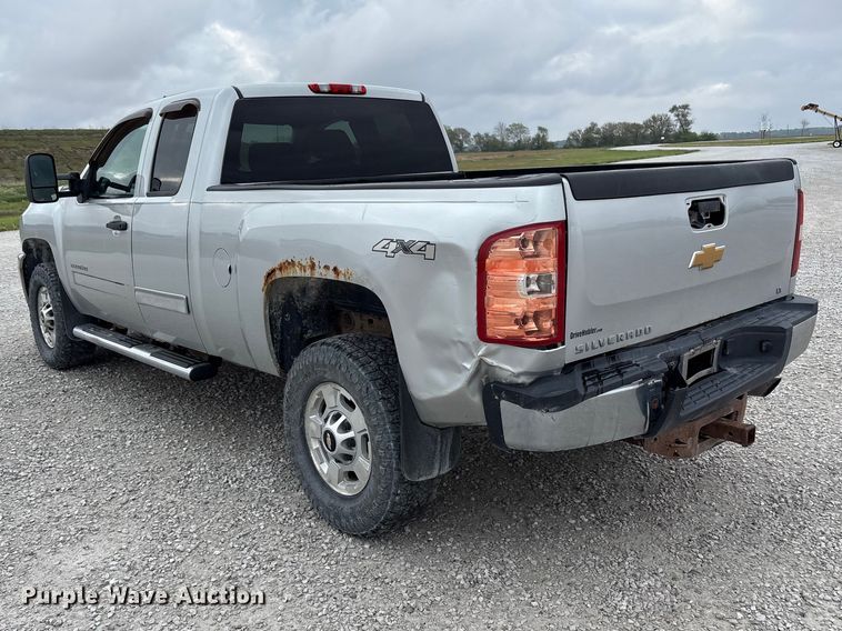 image for item FK1425 2013 Chevrolet Silverado 2500HD Ext. Cab pickup truck