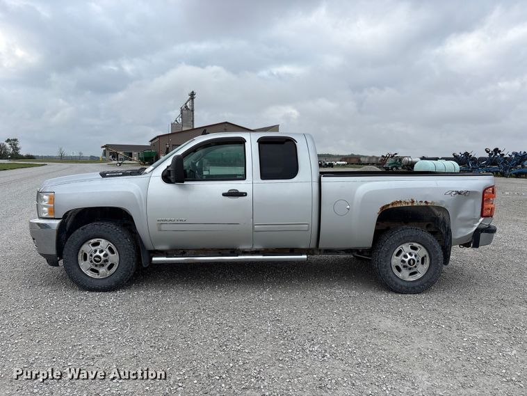 image for item FK1425 2013 Chevrolet Silverado 2500HD Ext. Cab pickup truck