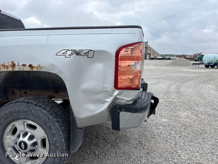 image for item FK1425 2013 Chevrolet Silverado 2500HD Ext. Cab pickup truck