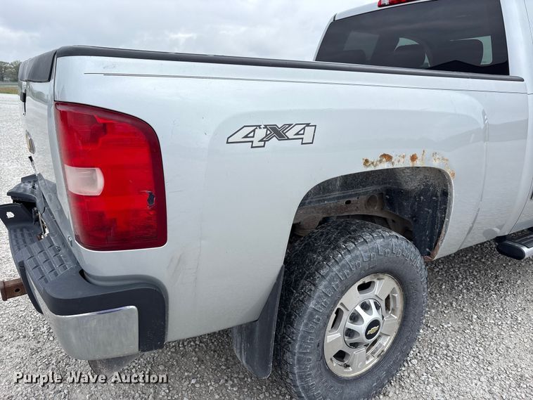 image for item FK1425 2013 Chevrolet Silverado 2500HD Ext. Cab pickup truck