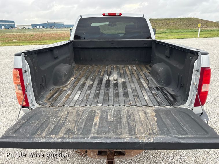 image for item FK1425 2013 Chevrolet Silverado 2500HD Ext. Cab pickup truck
