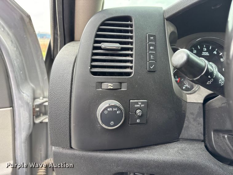 image for item FK1425 2013 Chevrolet Silverado 2500HD Ext. Cab pickup truck