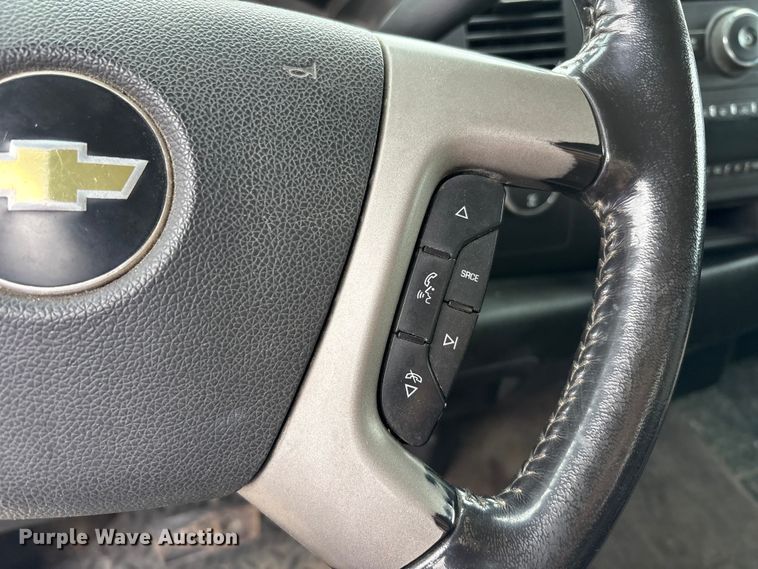 image for item FK1425 2013 Chevrolet Silverado 2500HD Ext. Cab pickup truck