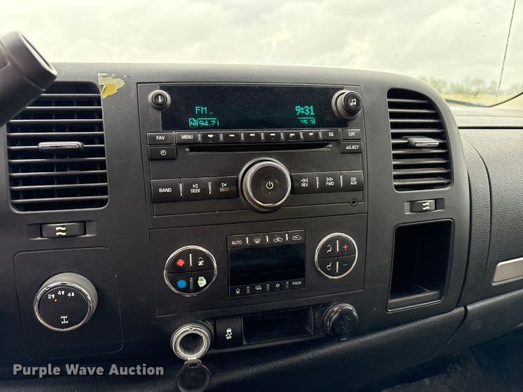 image for item FK1425 2013 Chevrolet Silverado 2500HD Ext. Cab pickup truck