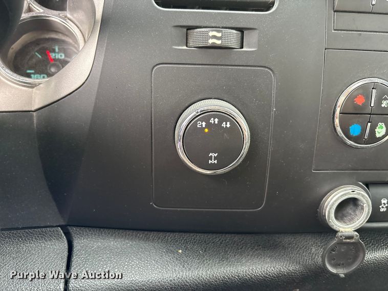 image for item FK1425 2013 Chevrolet Silverado 2500HD Ext. Cab pickup truck