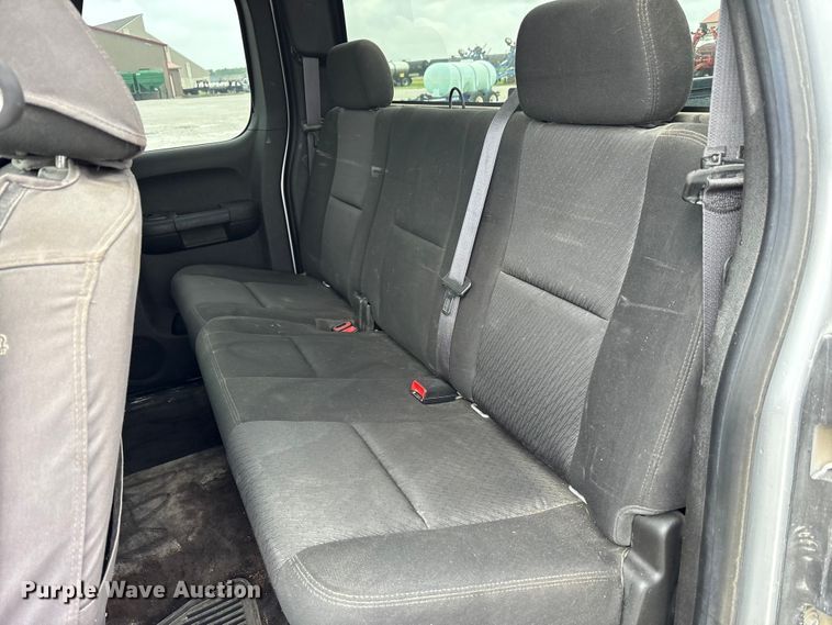 image for item FK1425 2013 Chevrolet Silverado 2500HD Ext. Cab pickup truck