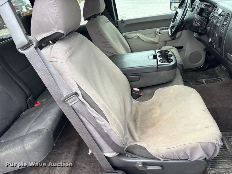 image for item FK1425 2013 Chevrolet Silverado 2500HD Ext. Cab pickup truck