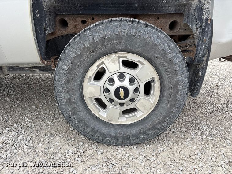 image for item FK1425 2013 Chevrolet Silverado 2500HD Ext. Cab pickup truck