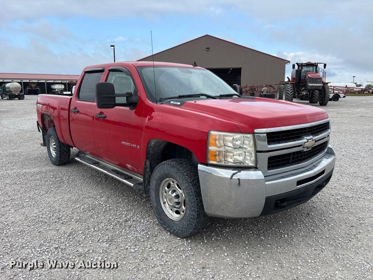 image for item FK1426 2009 Chevrolet Silverado 2500HD Crew Cab pickup truck