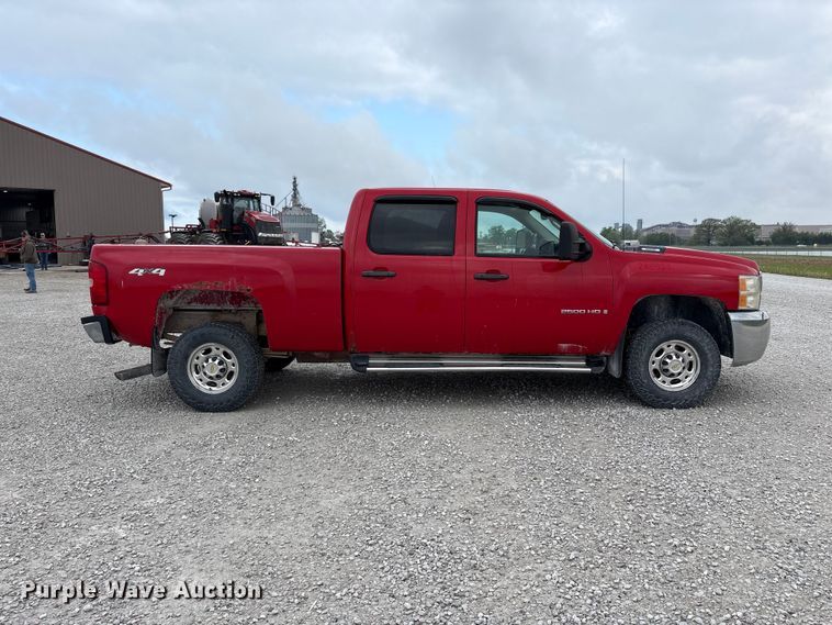 image for item FK1426 2009 Chevrolet Silverado 2500HD Crew Cab pickup truck