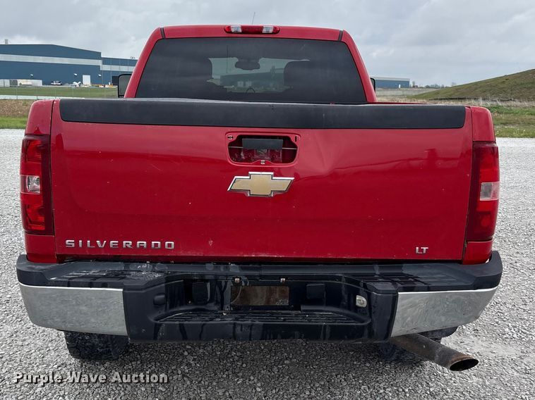 image for item FK1426 2009 Chevrolet Silverado 2500HD Crew Cab pickup truck