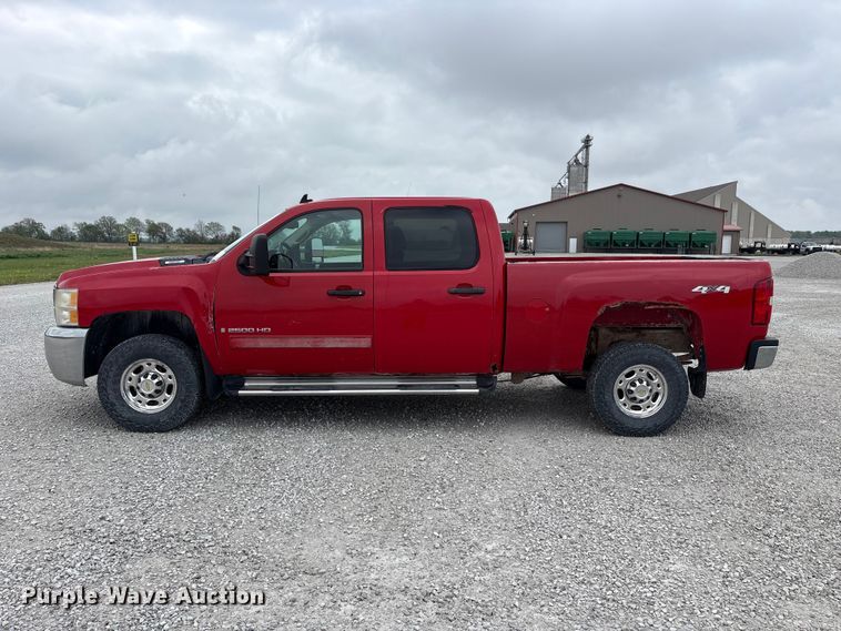 image for item FK1426 2009 Chevrolet Silverado 2500HD Crew Cab pickup truck