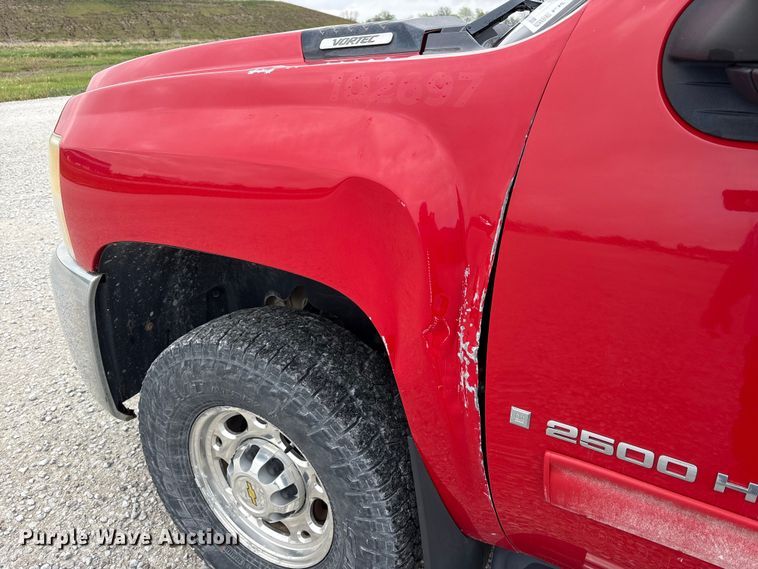 image for item FK1426 2009 Chevrolet Silverado 2500HD Crew Cab pickup truck