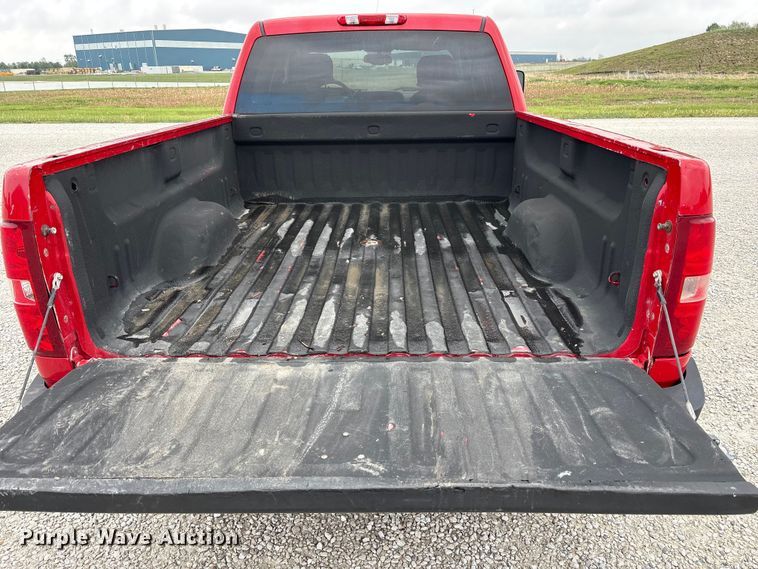 image for item FK1426 2009 Chevrolet Silverado 2500HD Crew Cab pickup truck
