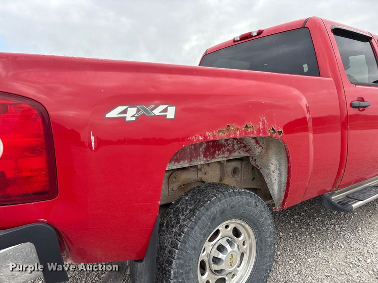 image for item FK1426 2009 Chevrolet Silverado 2500HD Crew Cab pickup truck