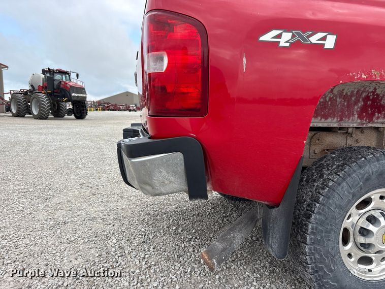 image for item FK1426 2009 Chevrolet Silverado 2500HD Crew Cab pickup truck