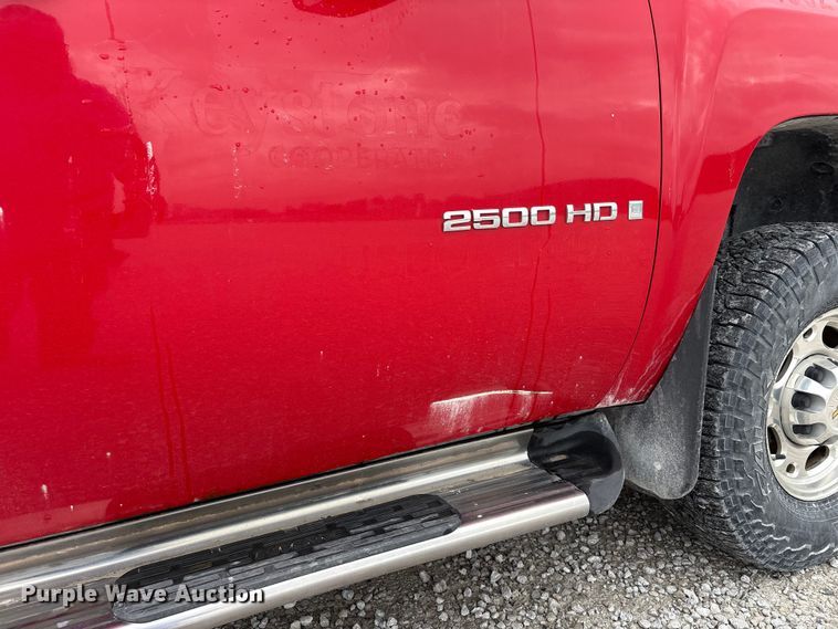 image for item FK1426 2009 Chevrolet Silverado 2500HD Crew Cab pickup truck