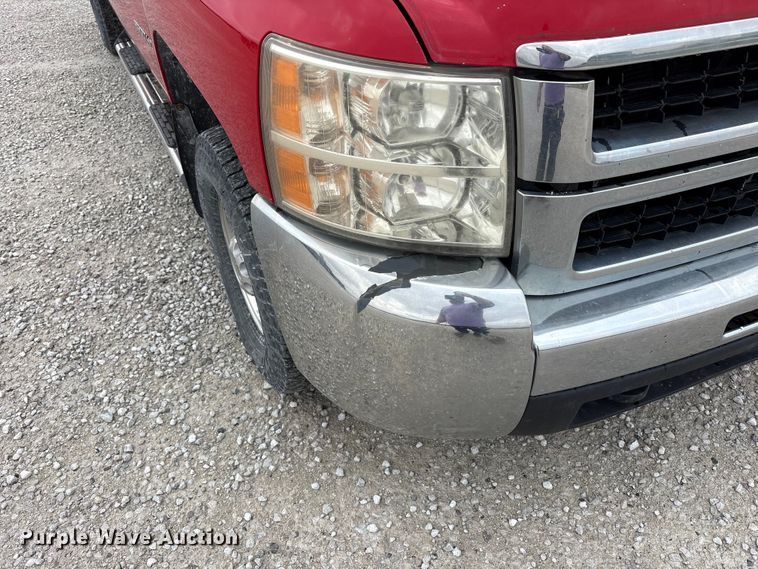 image for item FK1426 2009 Chevrolet Silverado 2500HD Crew Cab pickup truck
