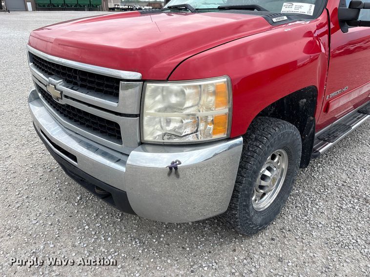 image for item FK1426 2009 Chevrolet Silverado 2500HD Crew Cab pickup truck