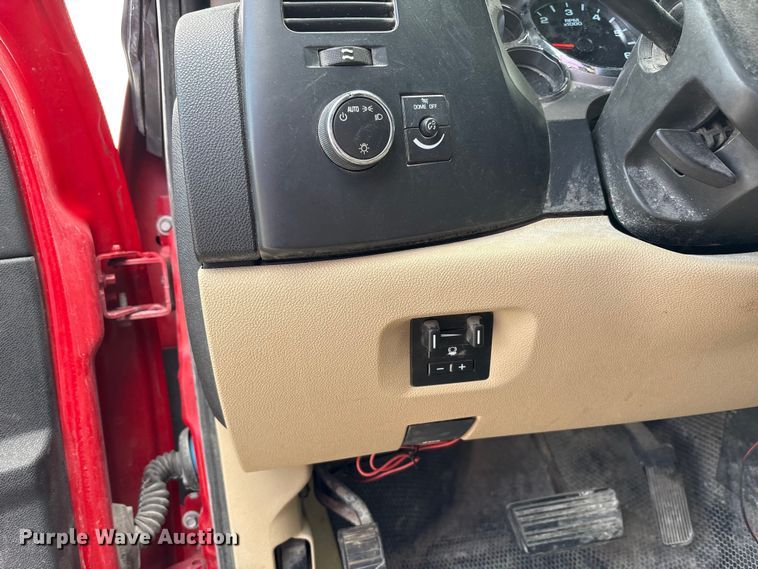 image for item FK1426 2009 Chevrolet Silverado 2500HD Crew Cab pickup truck