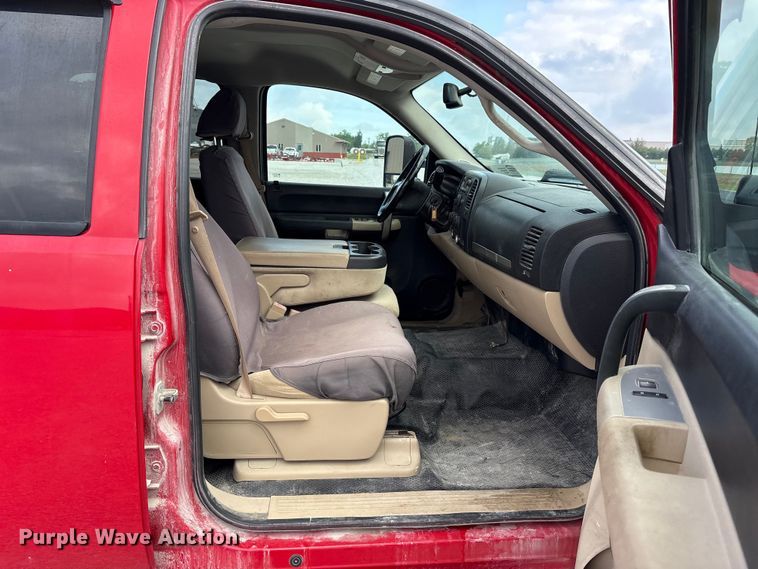 image for item FK1426 2009 Chevrolet Silverado 2500HD Crew Cab pickup truck