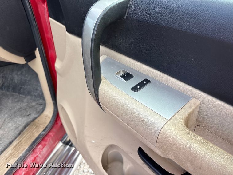 image for item FK1426 2009 Chevrolet Silverado 2500HD Crew Cab pickup truck
