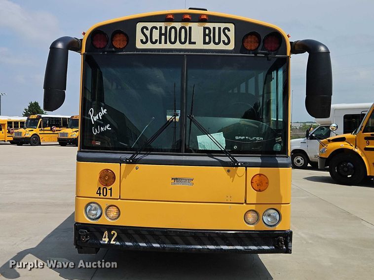 image for item FN5686 2010 Thomas Built HDX school bus