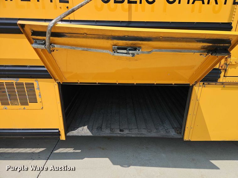 image for item FN5686 2010 Thomas Built HDX school bus