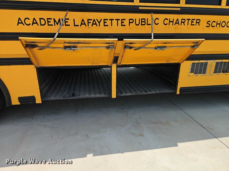 image for item FN5686 2010 Thomas Built HDX school bus
