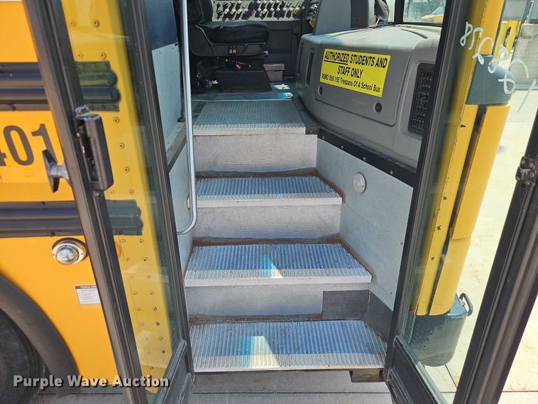 image for item FN5686 2010 Thomas Built HDX school bus