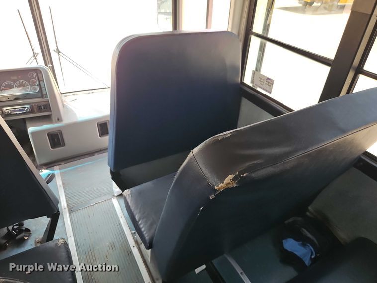 image for item FN5686 2010 Thomas Built HDX school bus