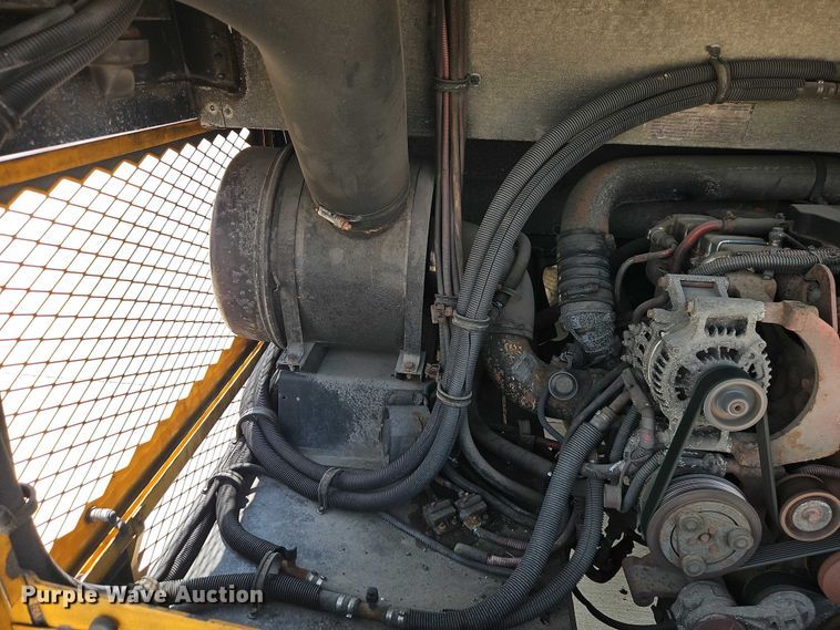 image for item FN5686 2010 Thomas Built HDX school bus