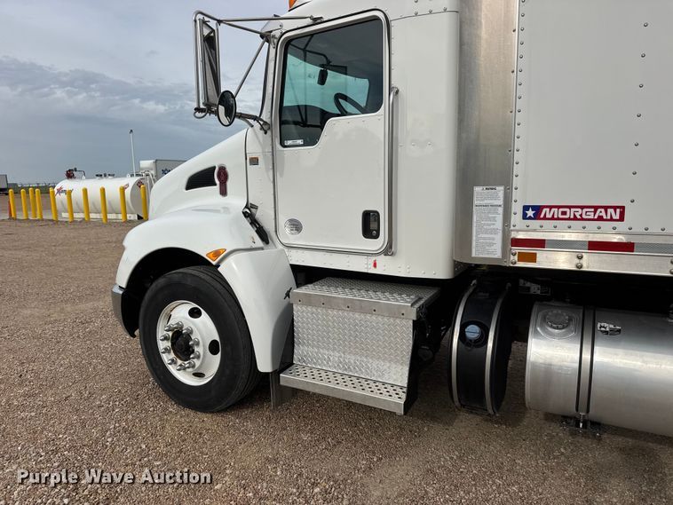 image for item MX9252 2021 Kenworth T270 box truck