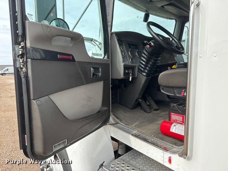 image for item MX9252 2021 Kenworth T270 box truck