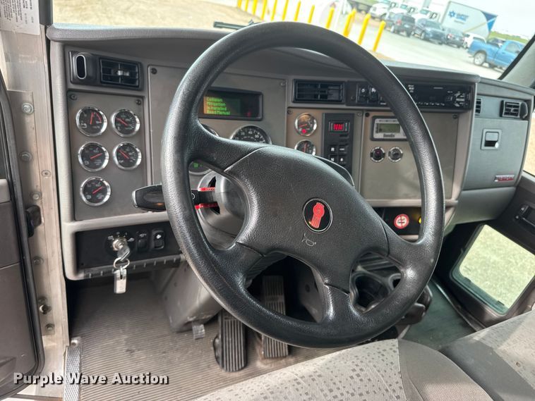 image for item MX9252 2021 Kenworth T270 box truck